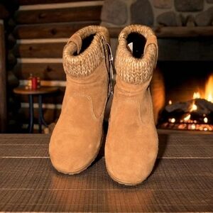 Brand New Khombu Chestnut All Weather Boots